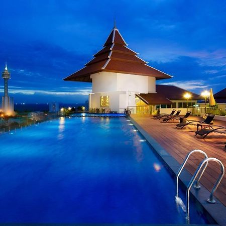 Aiyara Grand Hotel Pattaya Exterior foto