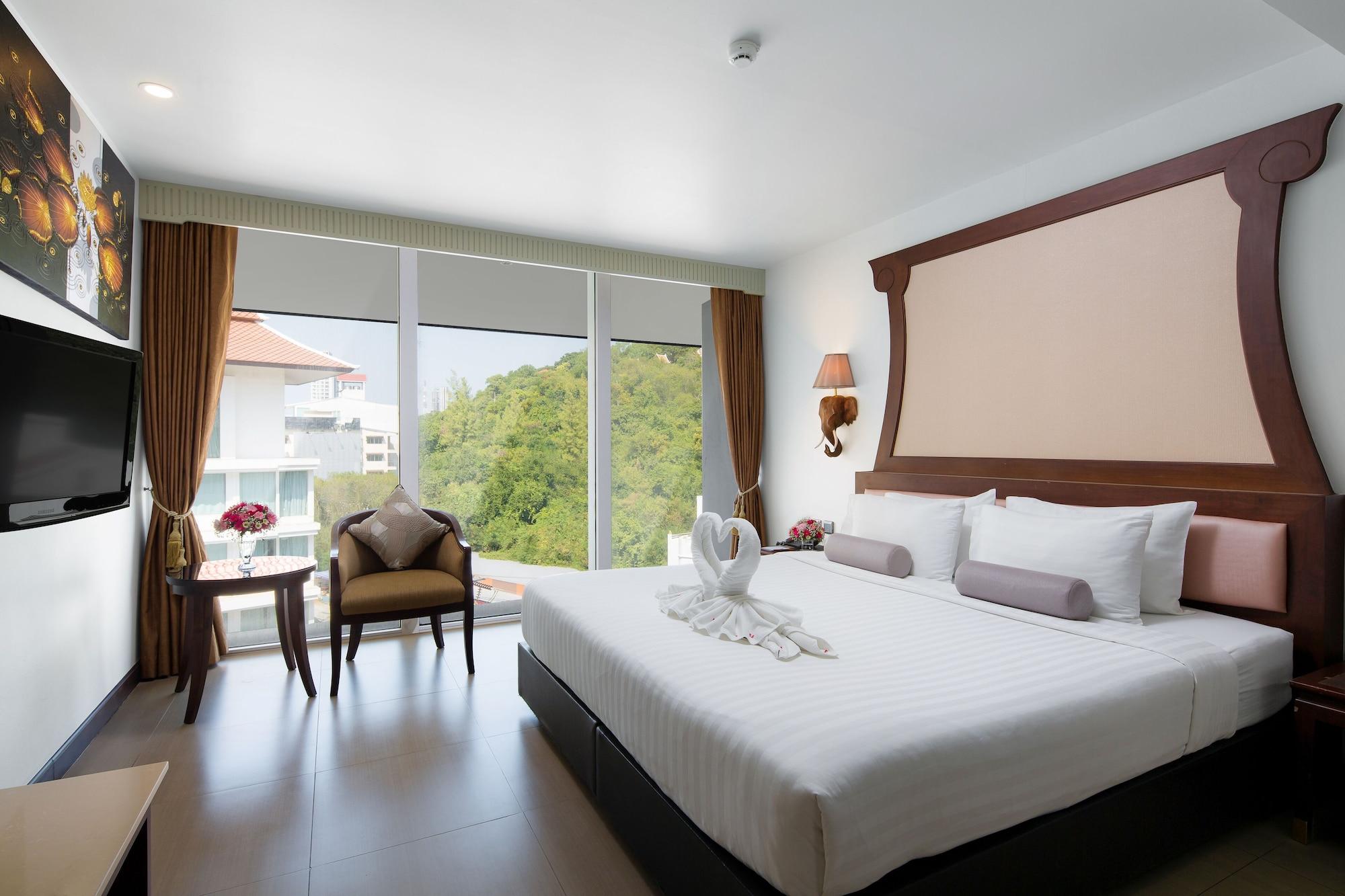 Aiyara Grand Hotel Pattaya Exterior foto