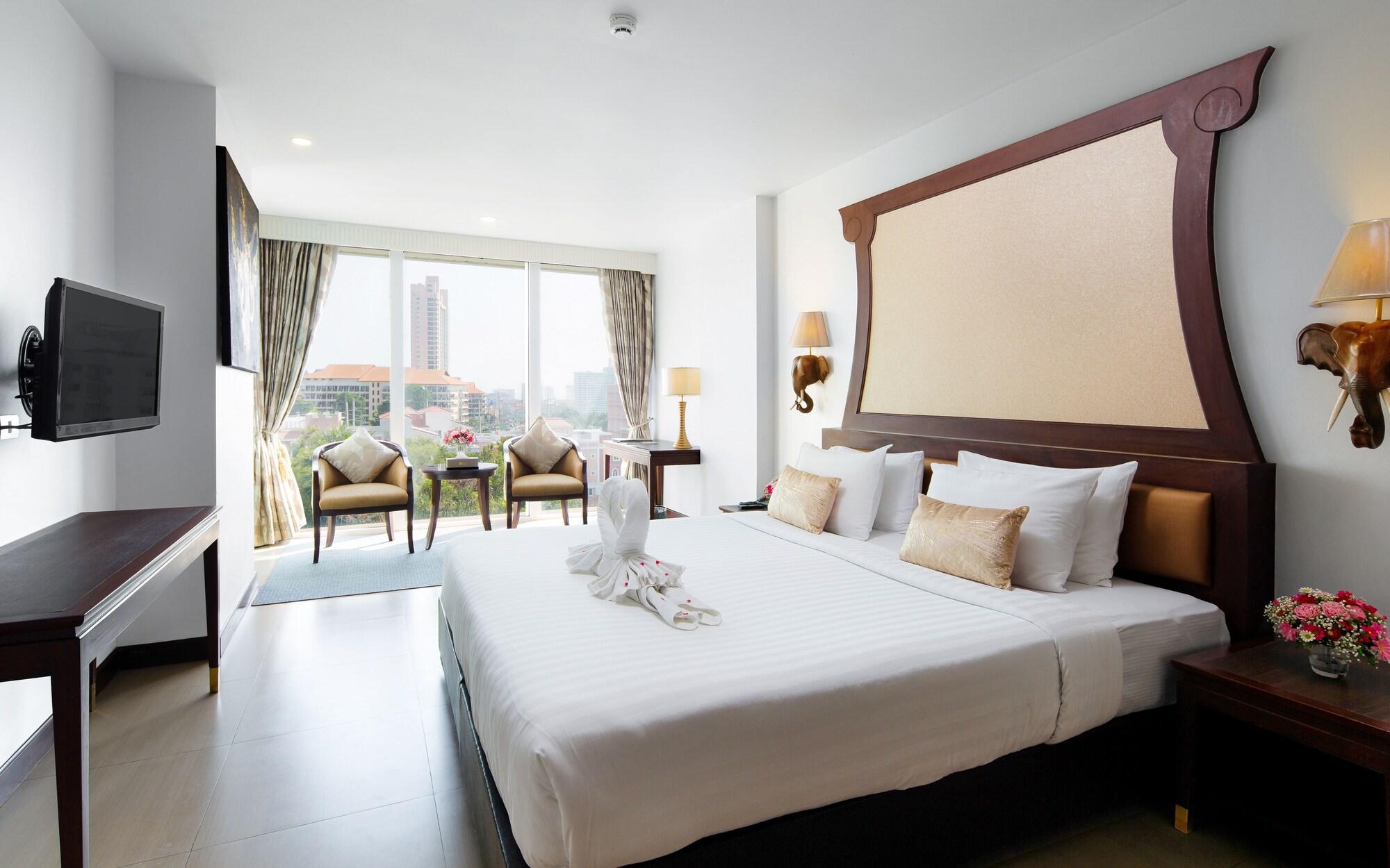 Aiyara Grand Hotel Pattaya Exterior foto