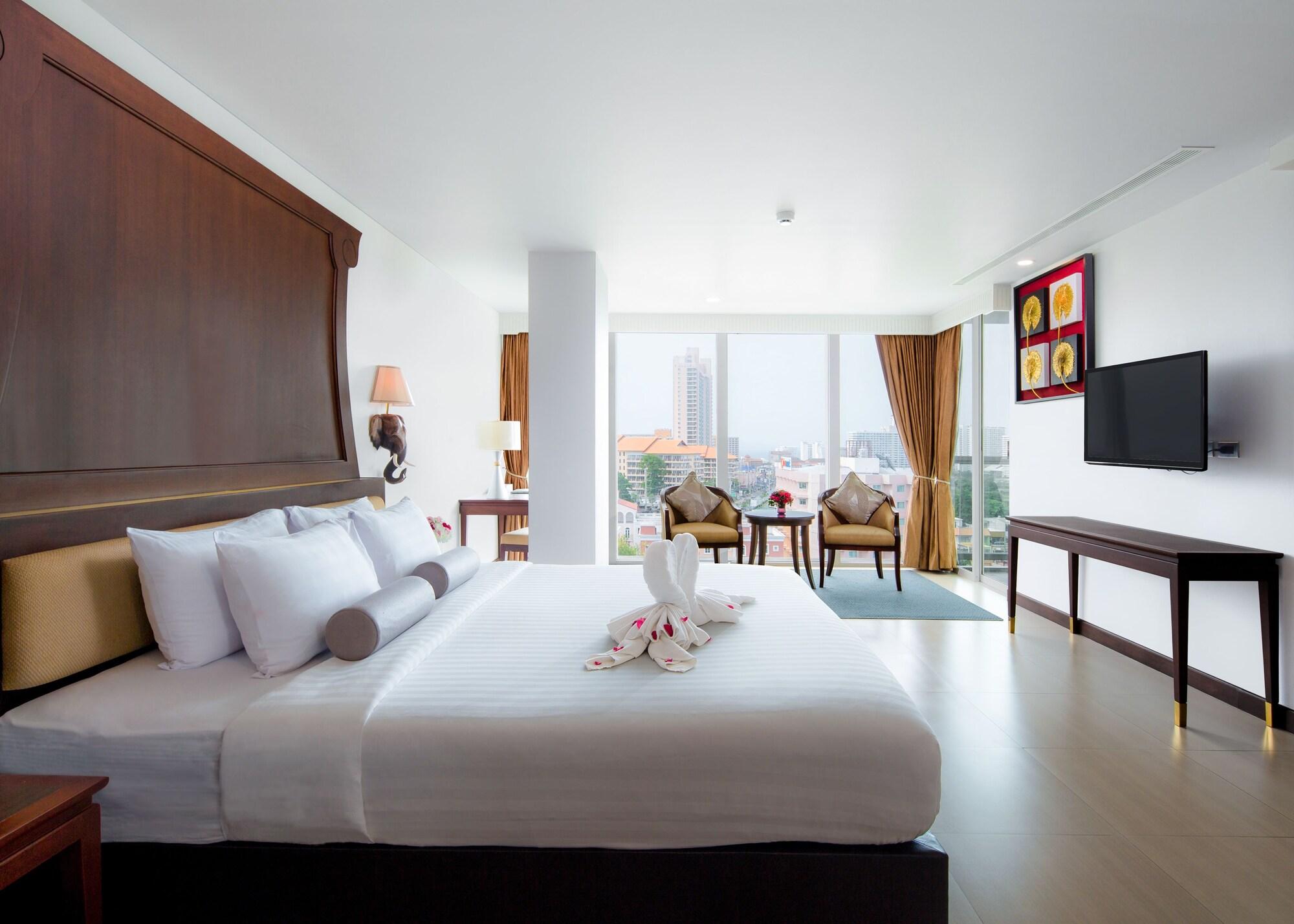 Aiyara Grand Hotel Pattaya Exterior foto