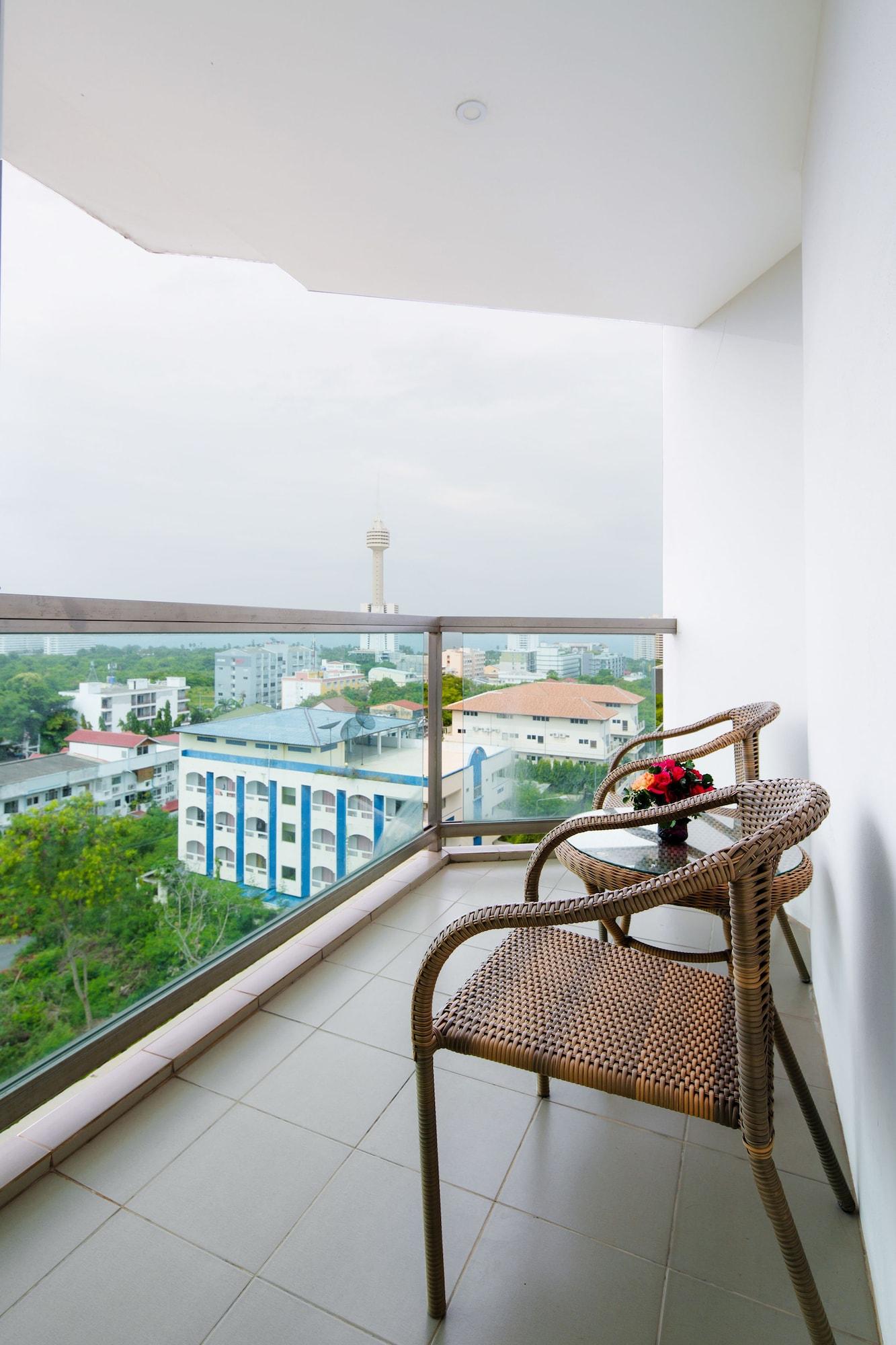 Aiyara Grand Hotel Pattaya Exterior foto